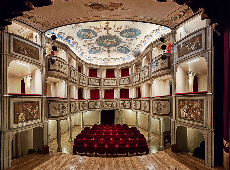 umbrian theatre